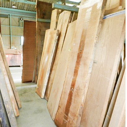 中田木材の天板一枚板